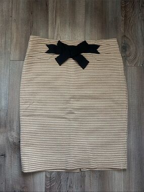The Limited Beige Houndstooth Pencil Skirt with Black Bow